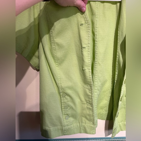 EUC Christopher & Banks button down shirt women’s size large in lime green - Picture 3 of 5